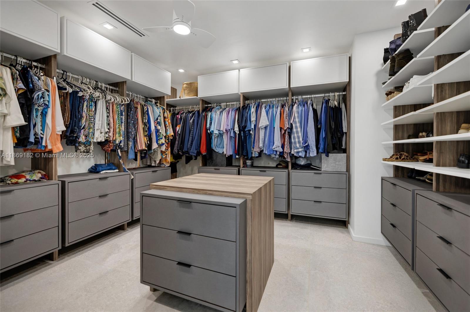 C GAB COUNTRY CLUB SEC 5 - Residential