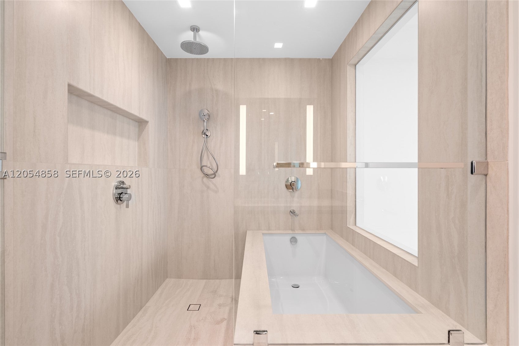 2411 Laguna Circle 1604