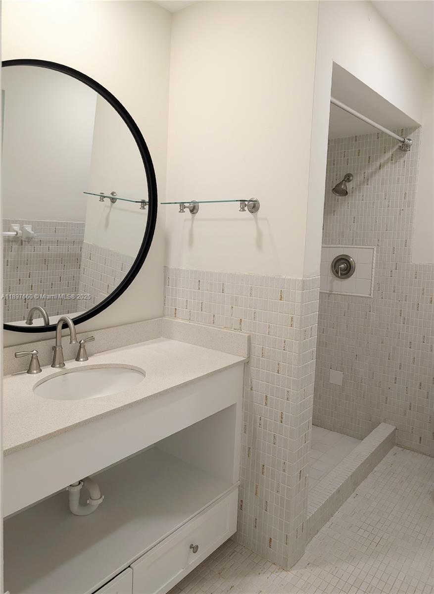 CG RIVIERA SEC 3 REV - Residential Lease