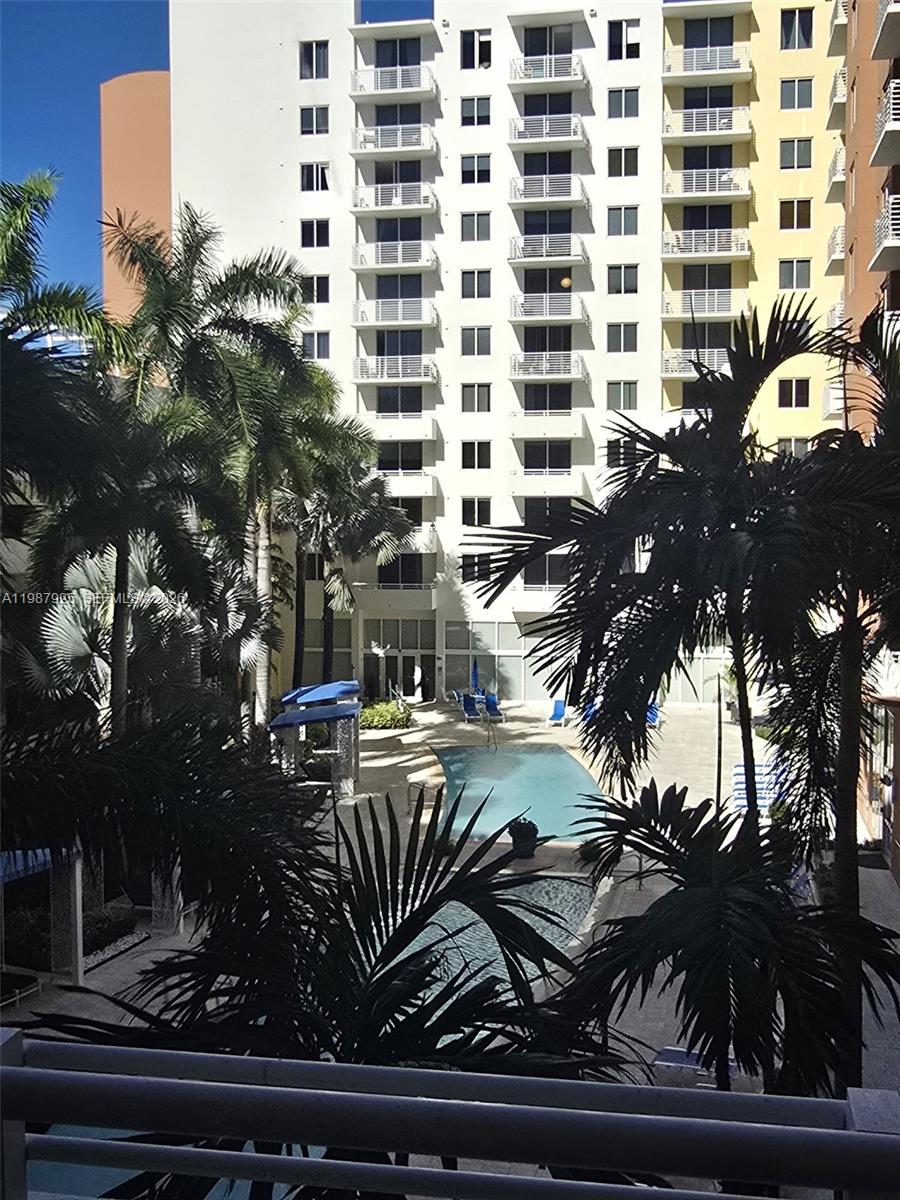 VENTURE AT AVENTURA EAST - Residential Lease