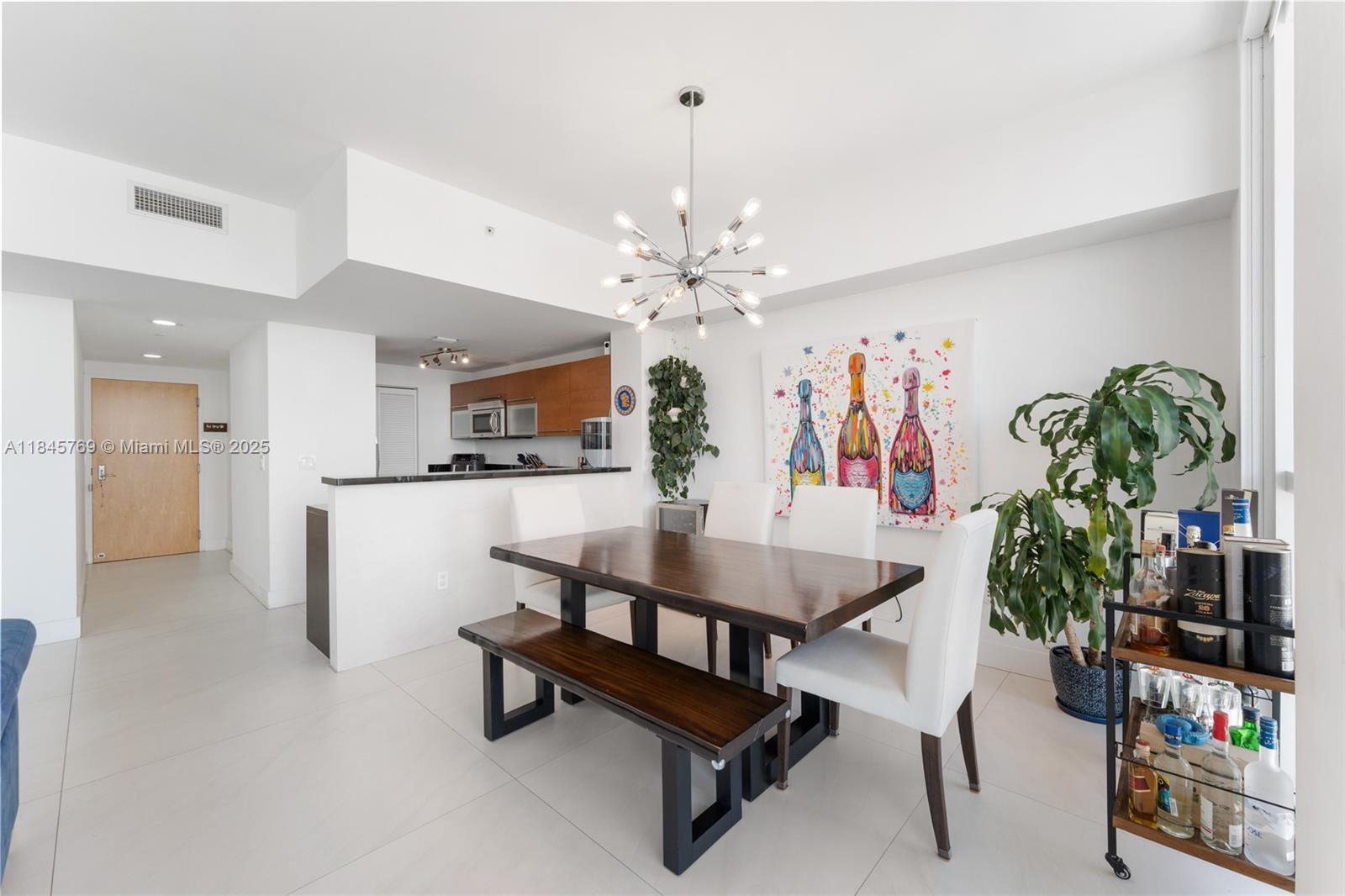 253 NE 2nd St 4304