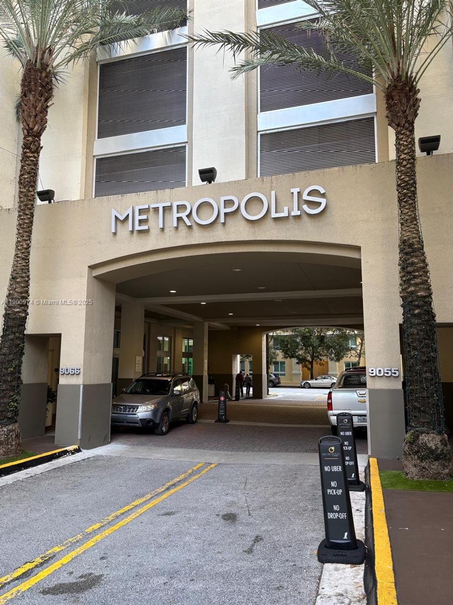 METROPOLIS I AT DADELAND - Residential Lease