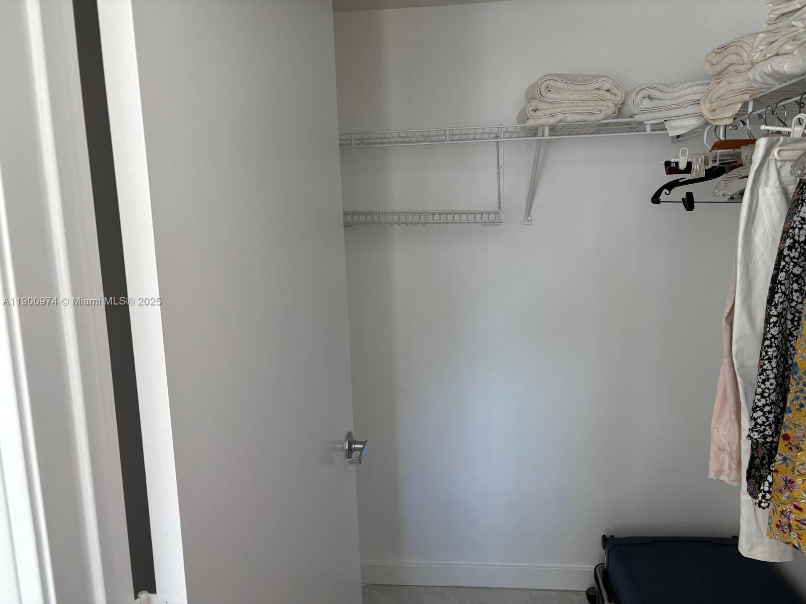 METROPOLIS I AT DADELAND - Residential Lease