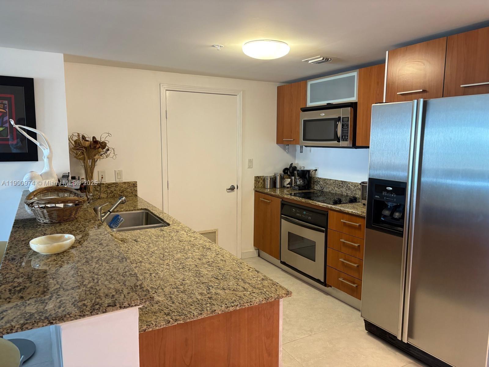 METROPOLIS I AT DADELAND - Residential Lease