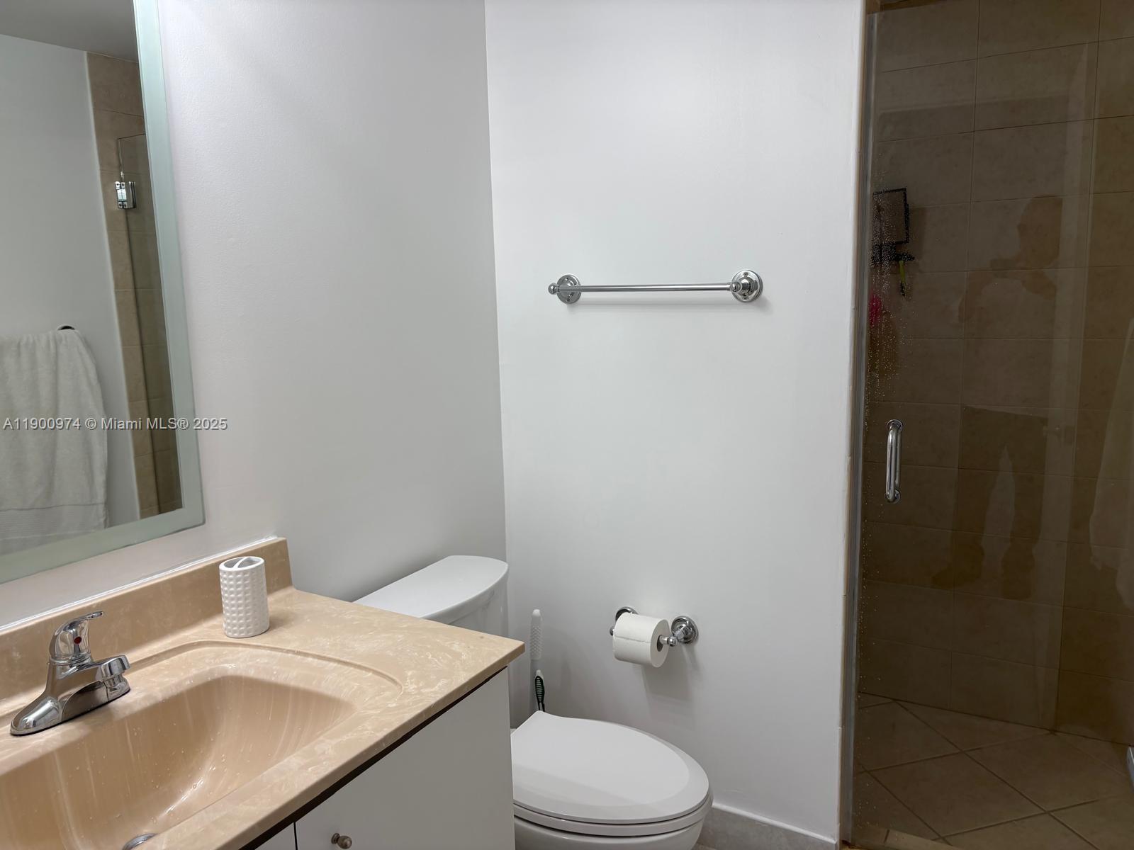 METROPOLIS I AT DADELAND - Residential Lease