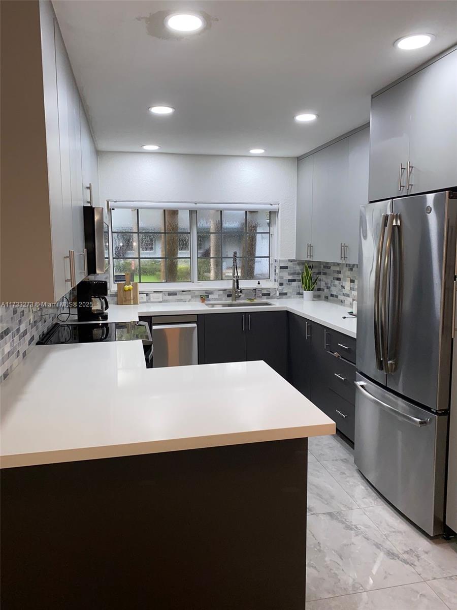 KEY LARGO TOWNHOMES CONDO - Residential