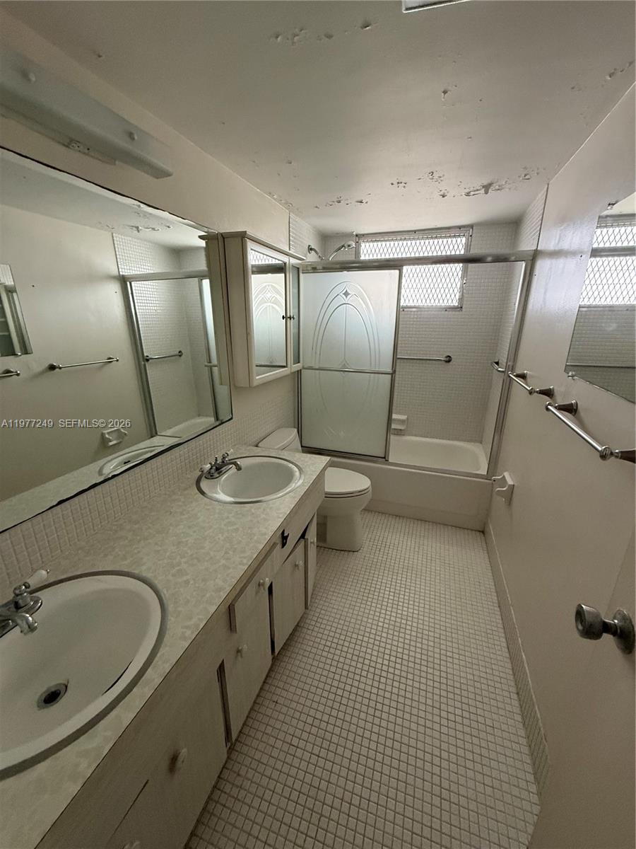 DEERFIELD LAKE CONDOMINIU - Residential