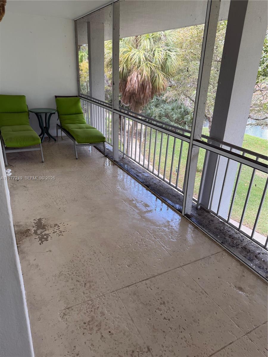 DEERFIELD LAKE CONDOMINIU - Residential