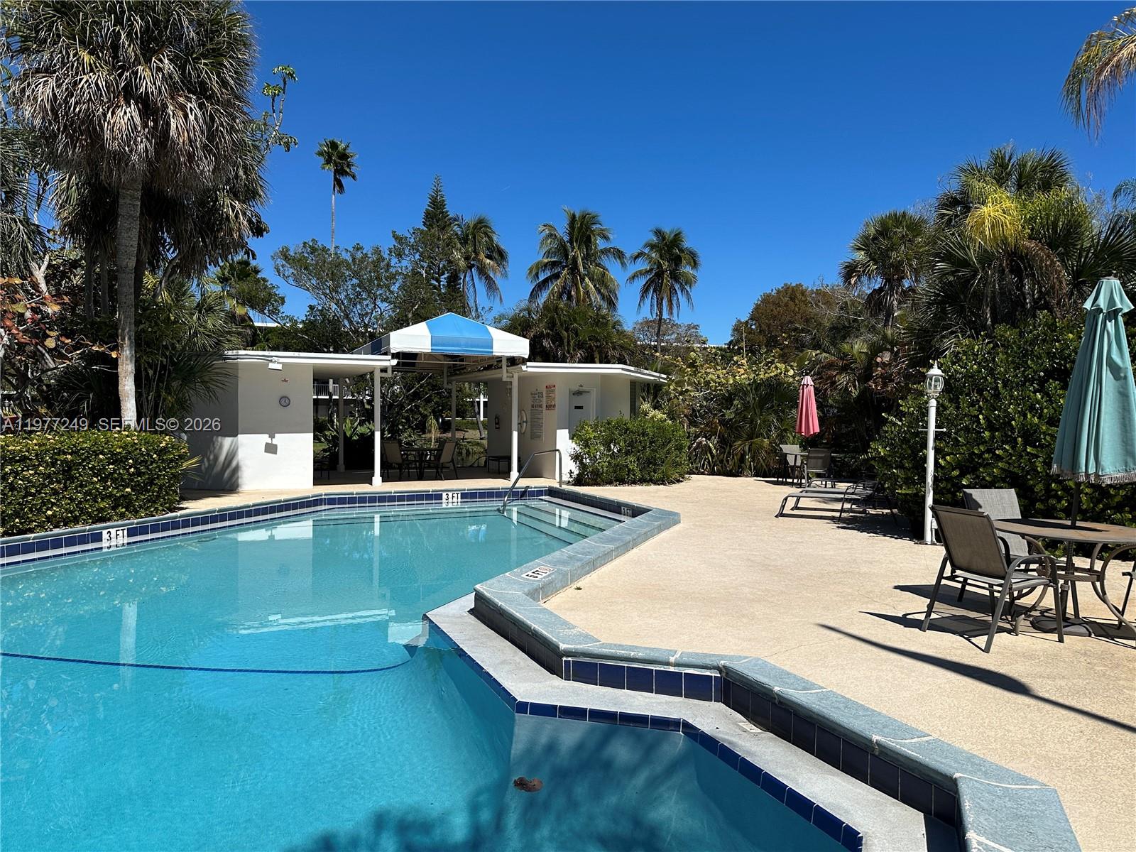 DEERFIELD LAKE CONDOMINIU - Residential