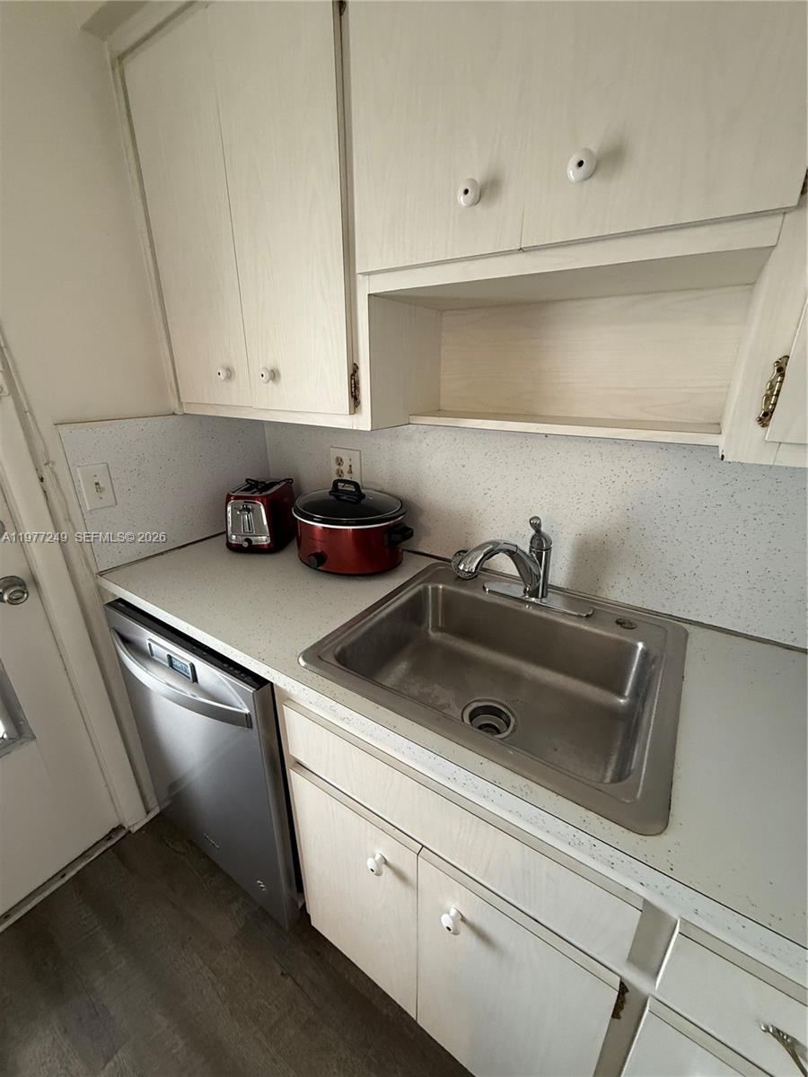 DEERFIELD LAKE CONDOMINIU - Residential