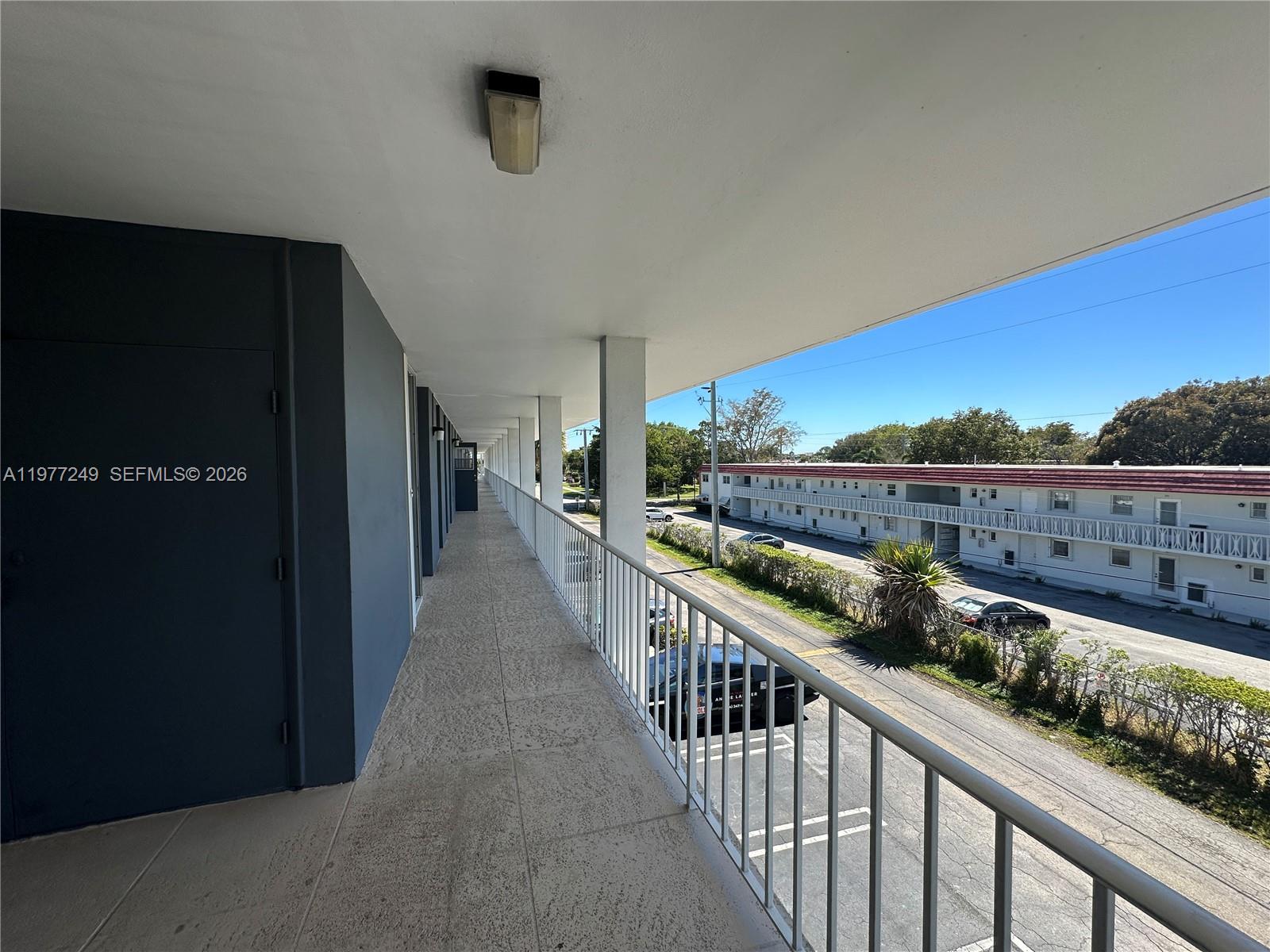 DEERFIELD LAKE CONDOMINIU - Residential