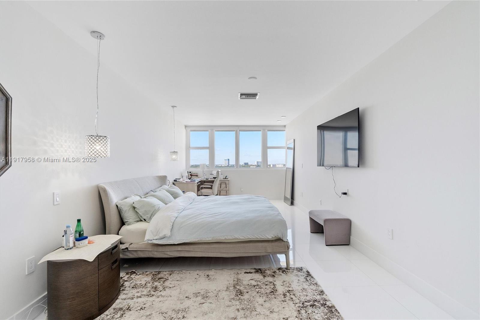 HARBOUR HOUSE - Residential