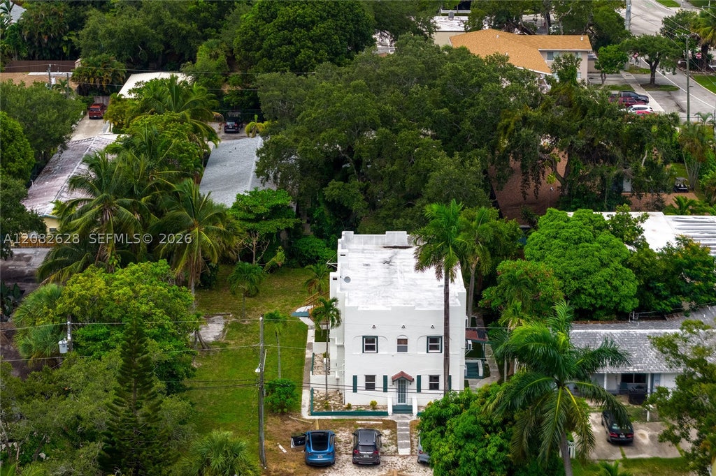 Photo of 709 SW 4th Ct #3, Fort Lauderdale, FL 33315 (MLS # A12082628)