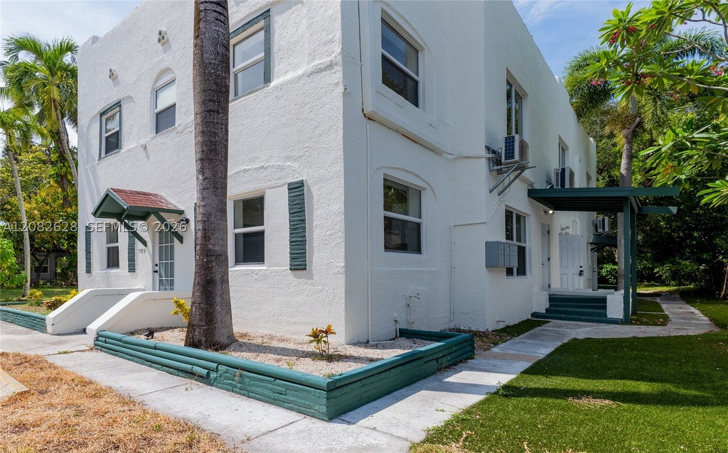 Photo of 709 SW 4th Ct #3, Fort Lauderdale, FL 33315 (MLS # A12082628)