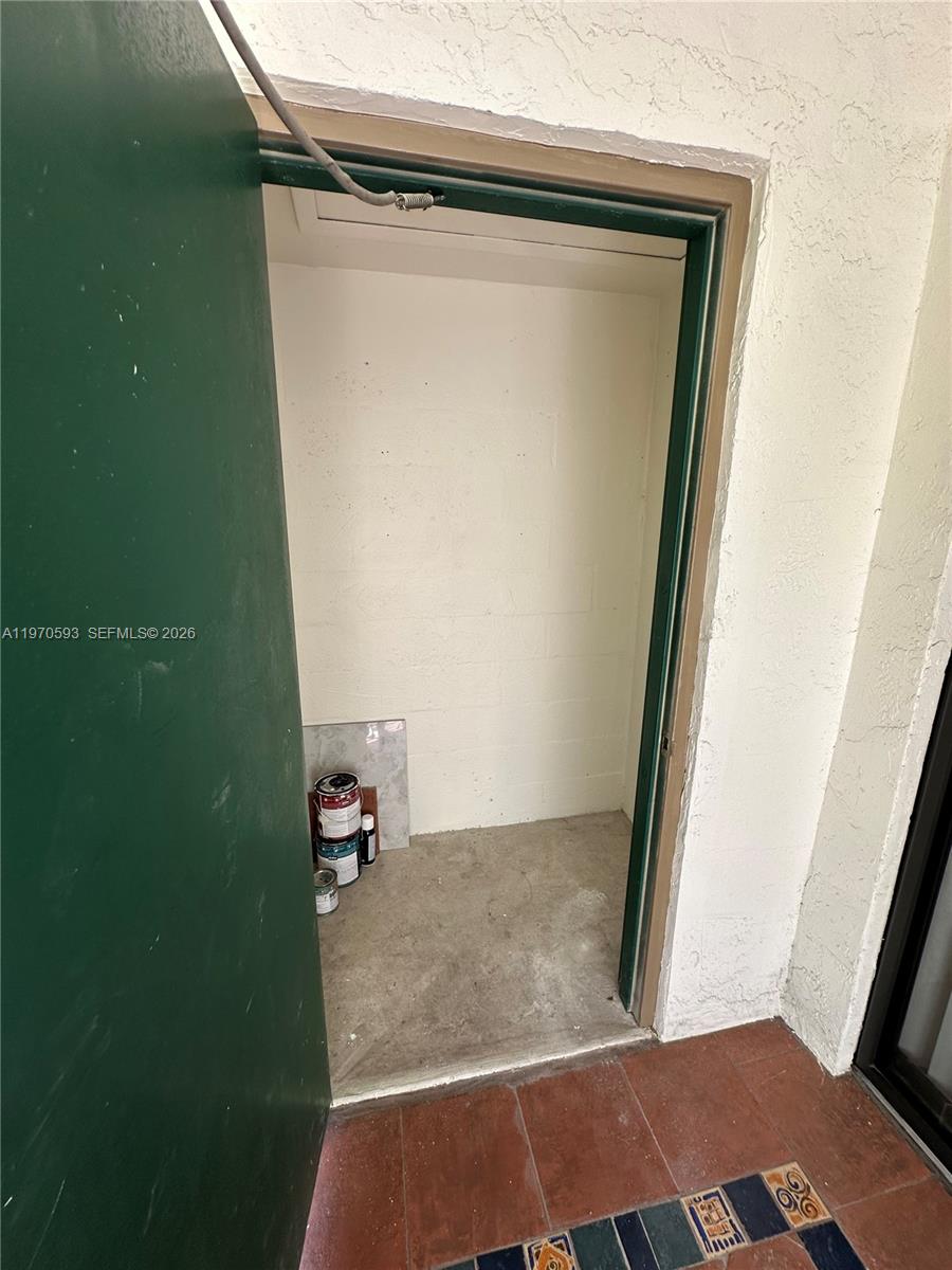 HOLLYWOOD PARC CONDOMINIU - Residential