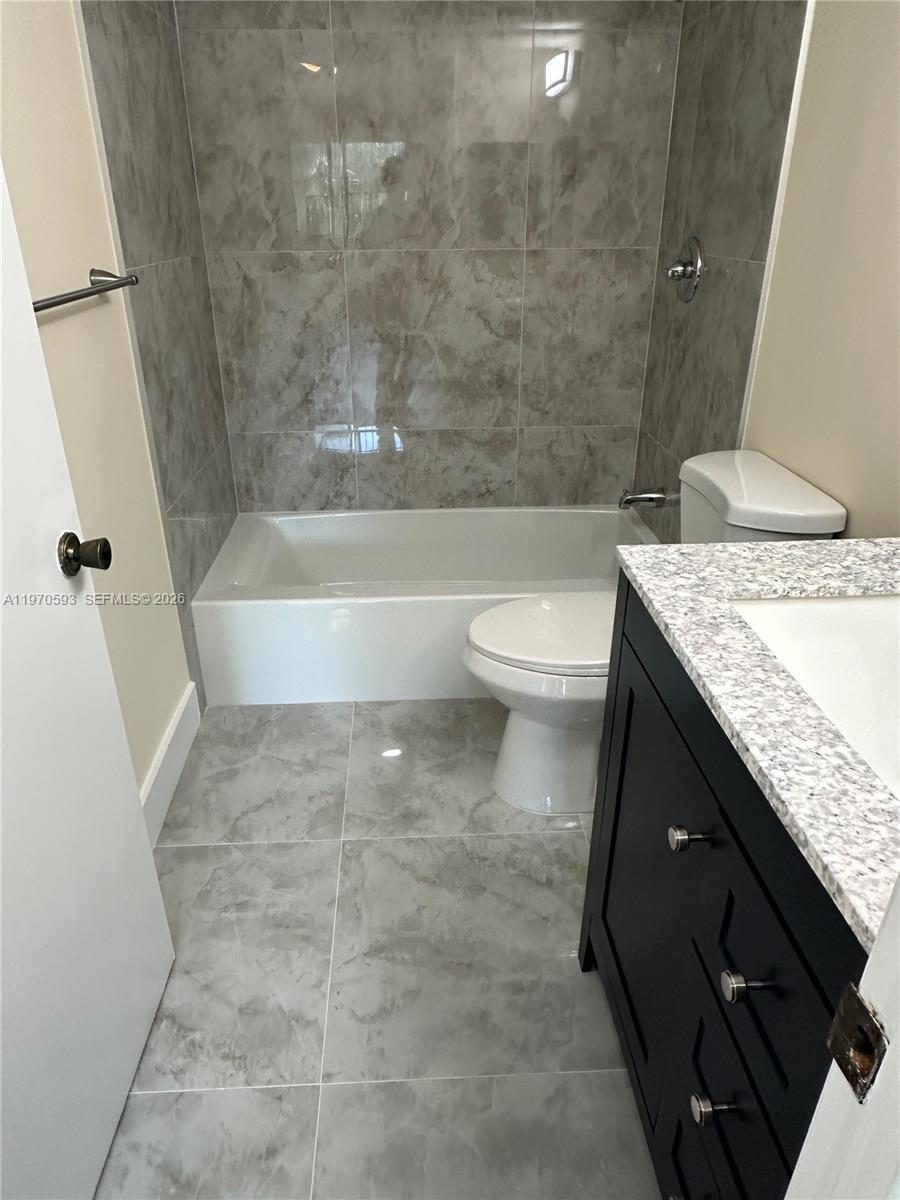 HOLLYWOOD PARC CONDOMINIU - Residential