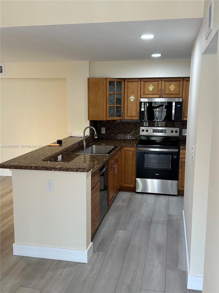 HOLLYWOOD PARC CONDOMINIU - Residential