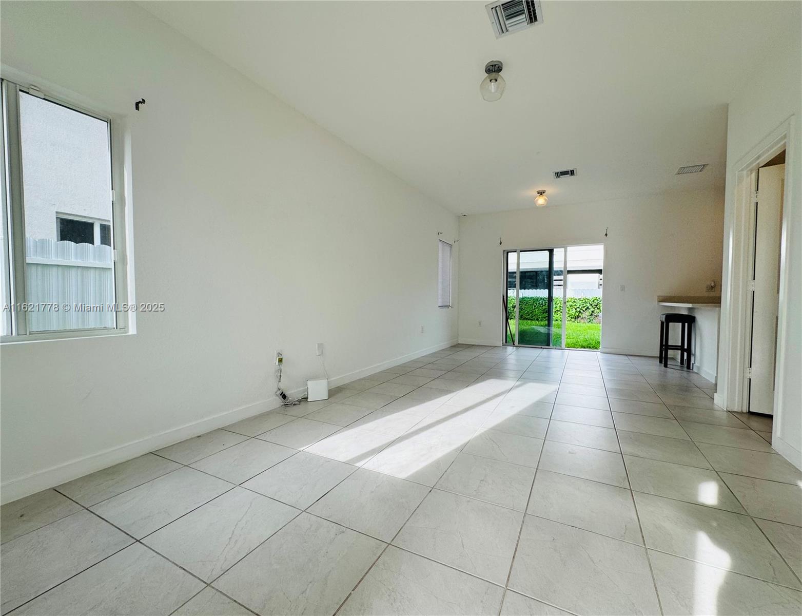 1727 SE 8th Pl 1727