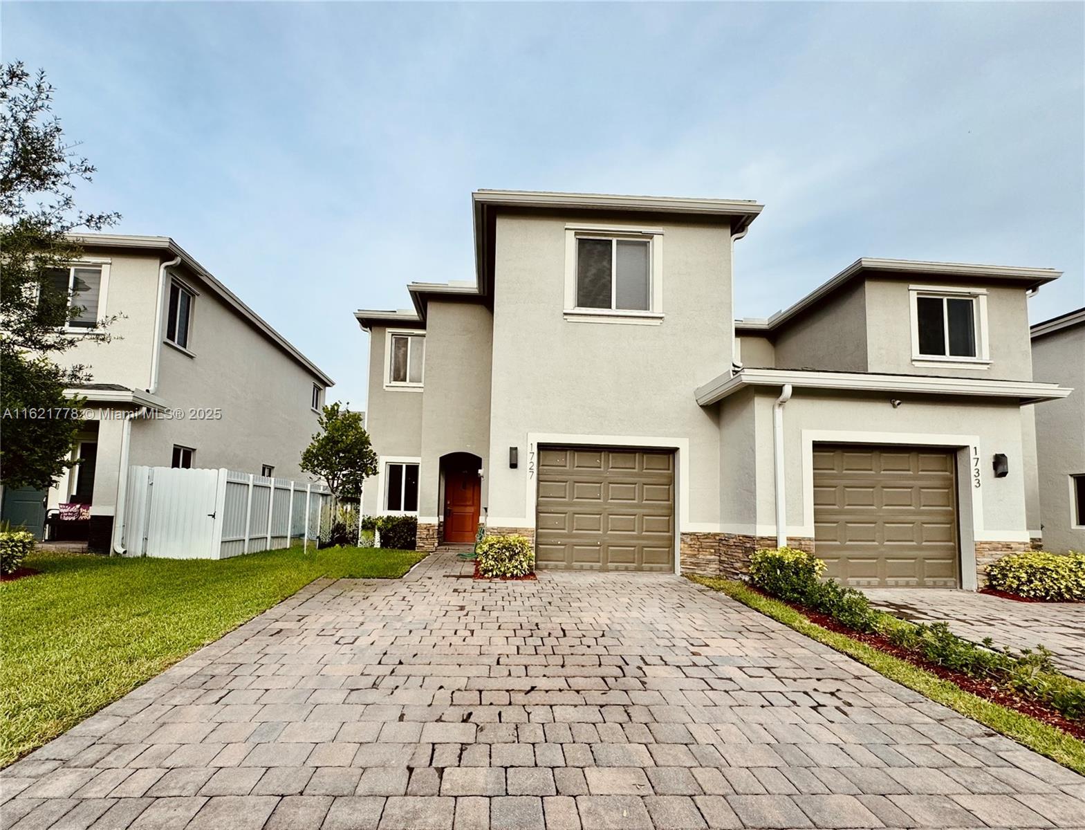 Property for Sale at 1727 Se 8th Pl 1727, Homestead, Miami-Dade County, Florida - Bedrooms: 3 
Bathrooms: 3  - $412,000