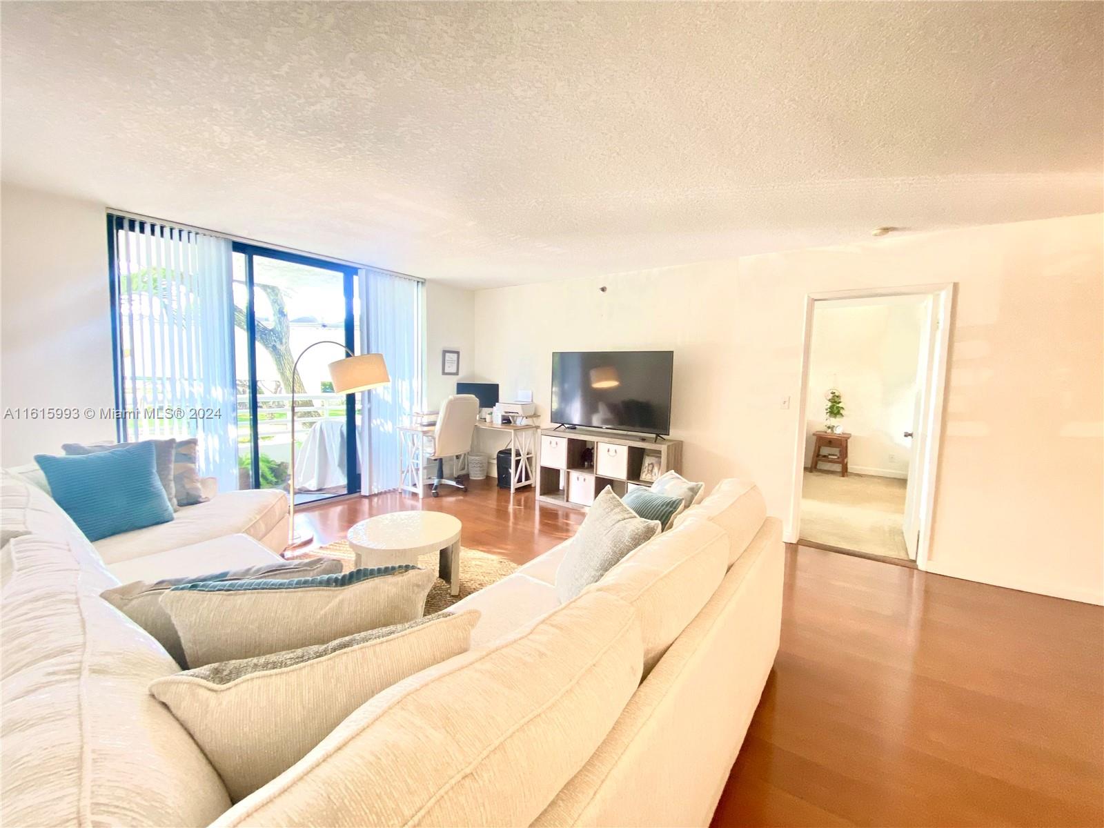 PARC CENTRAL AVENTURA EAST - Residential