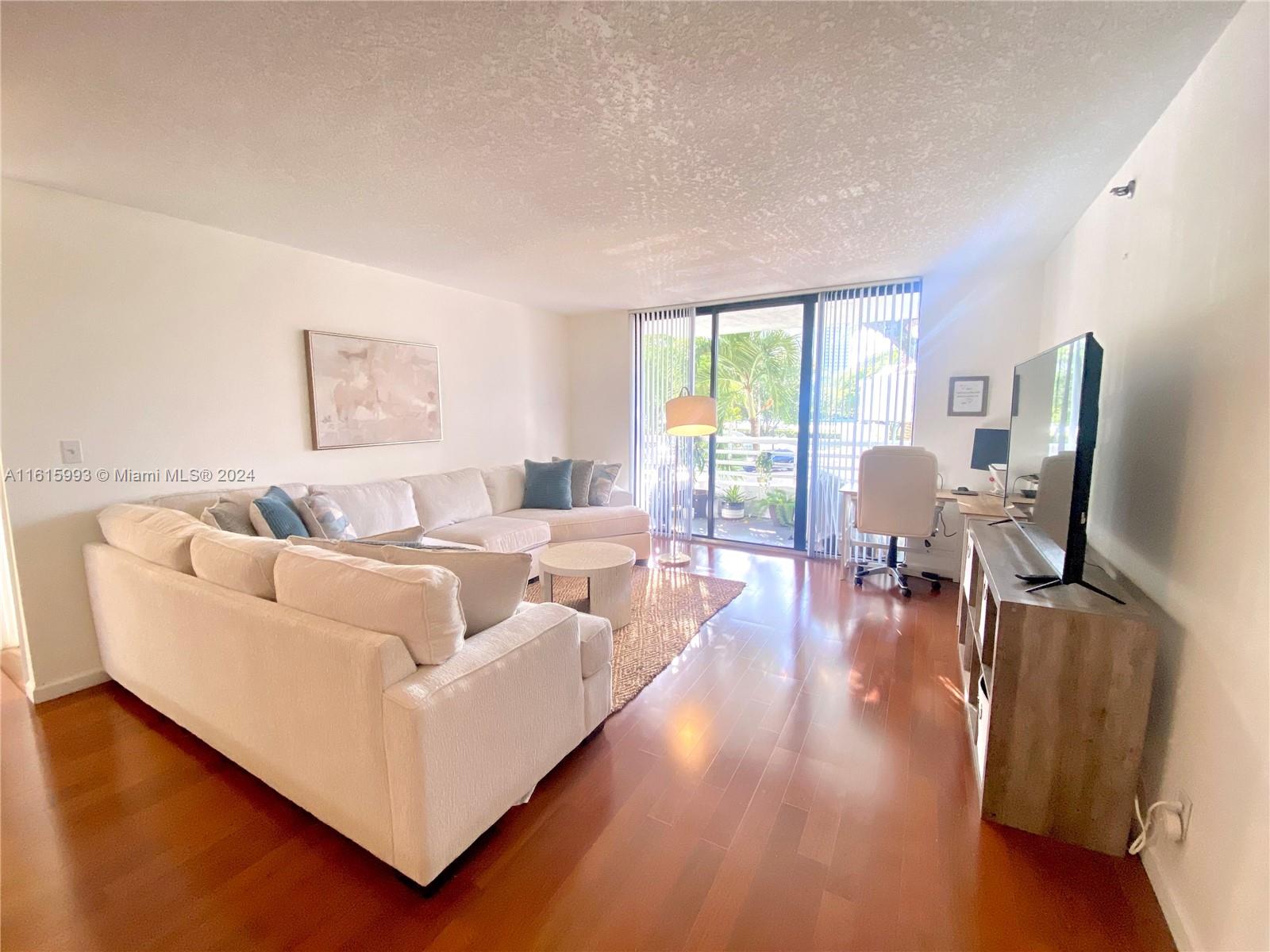 PARC CENTRAL AVENTURA EAST - Residential