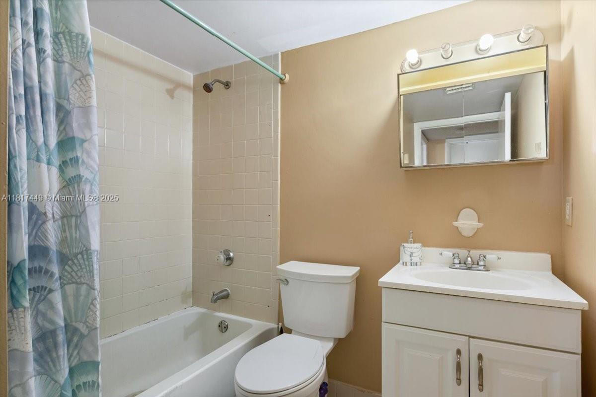 616 NW 26th Ave 210, Miami, FL, 33125/$289,000 4 616 NW 26th Ave 210