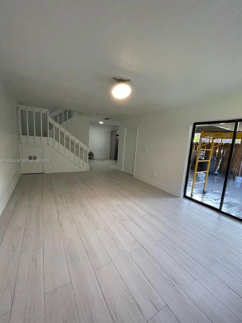 14297 SW 94th Cir Ln 104-28 Miami FL 33186