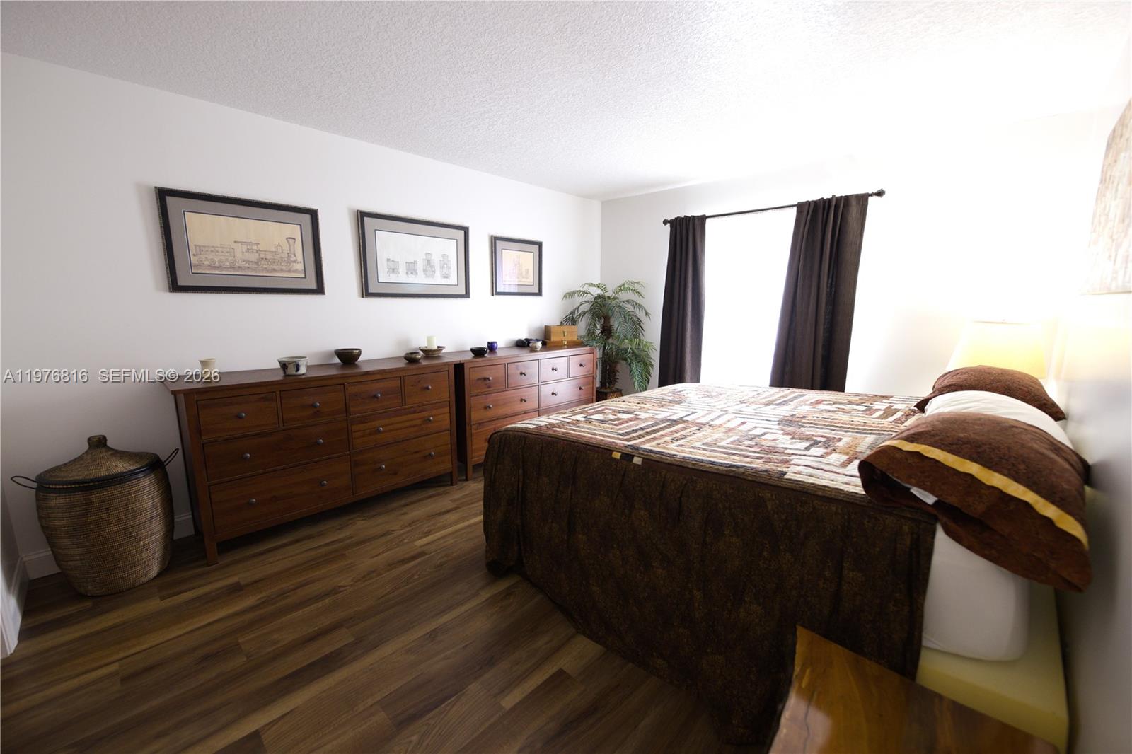 INVERWOOD CONDO - Residential