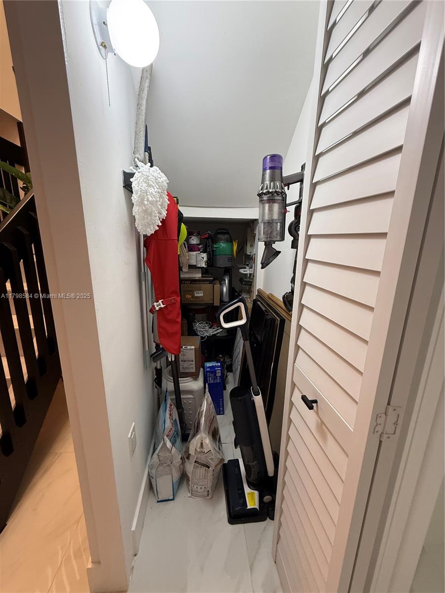 HOST CROSSINGS - Residential