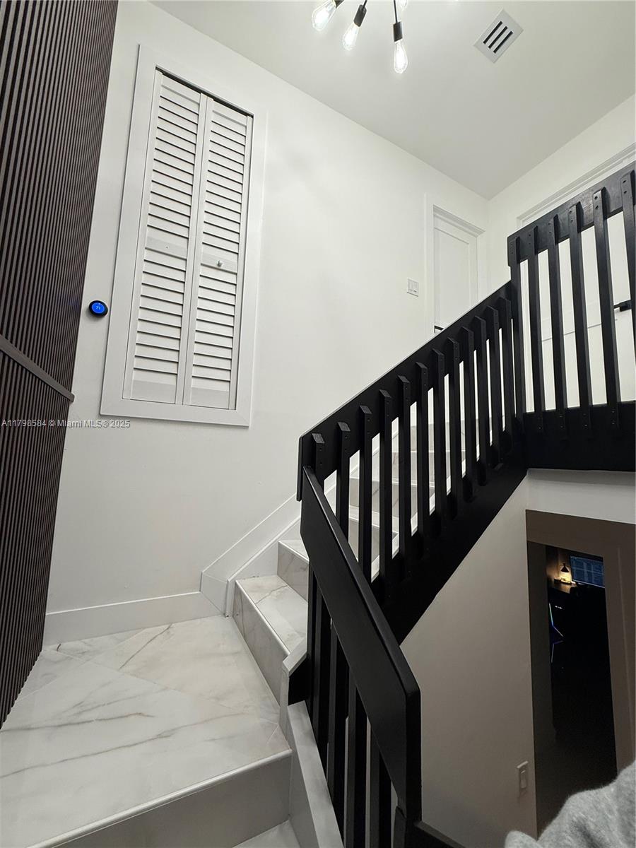 HOST CROSSINGS - Residential