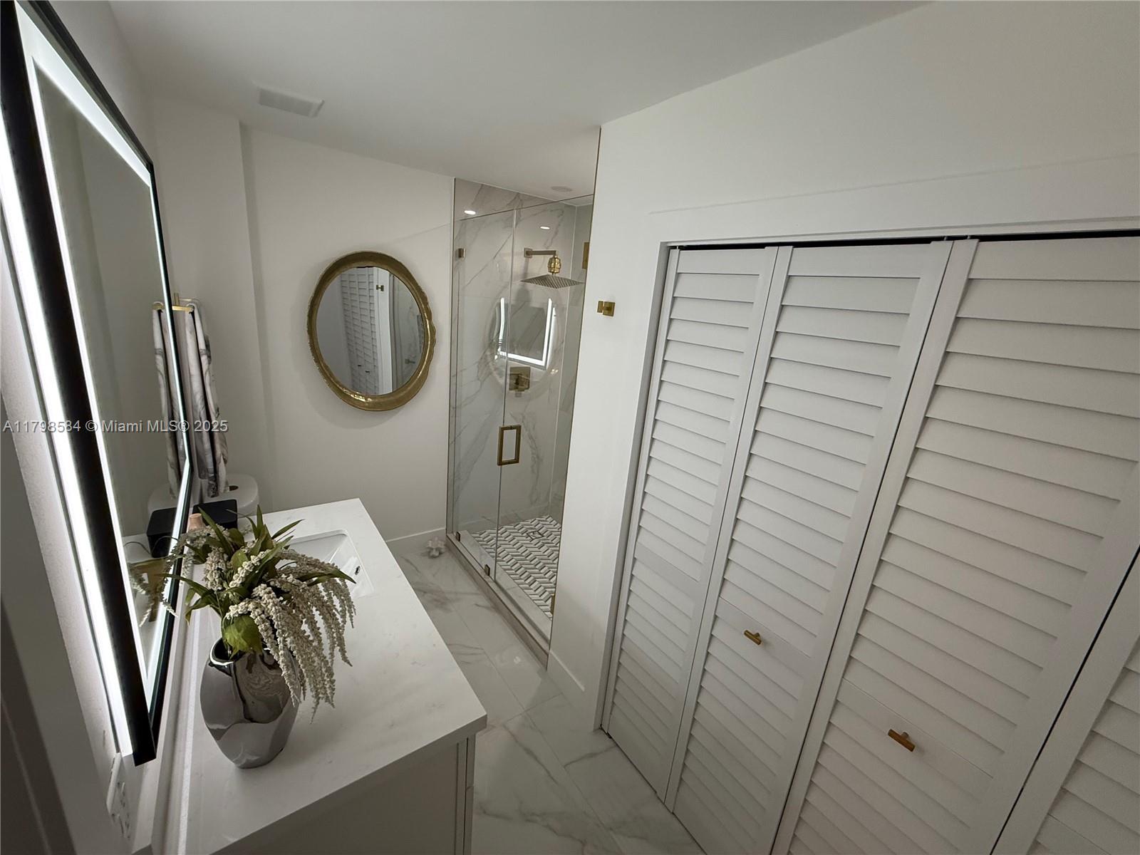 HOST CROSSINGS - Residential