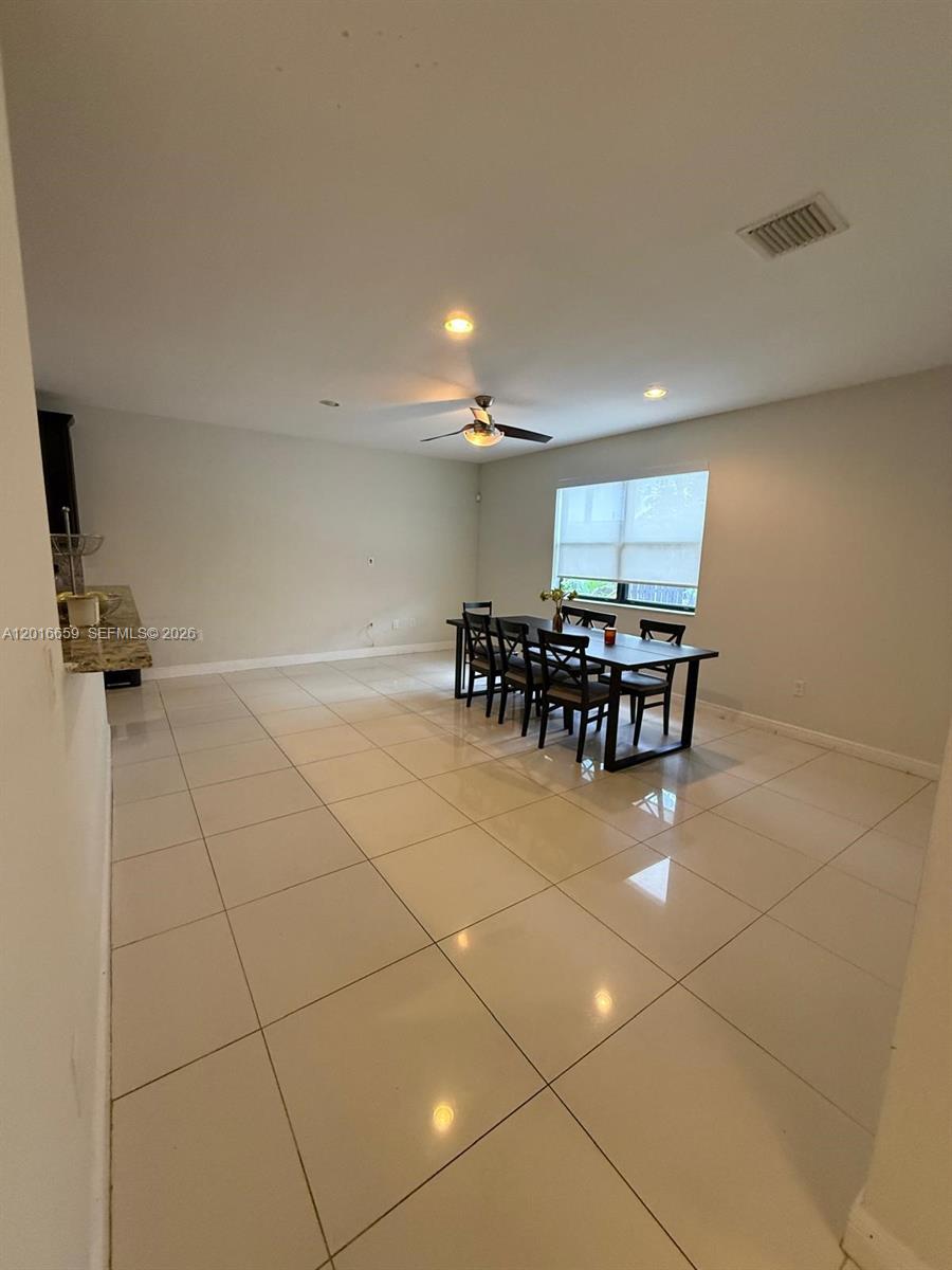 9845 NW 86th Ter