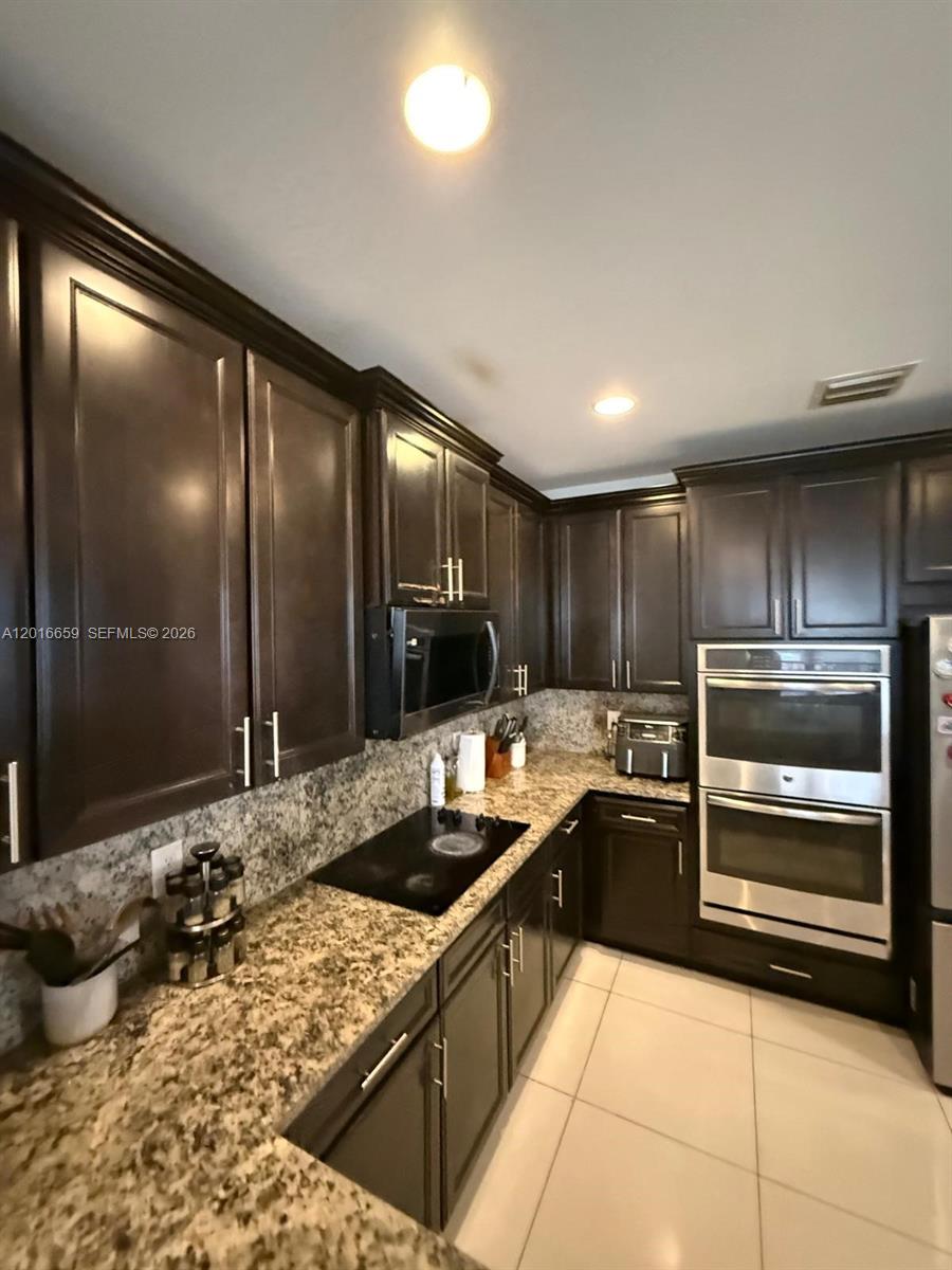 9845 NW 86th Ter