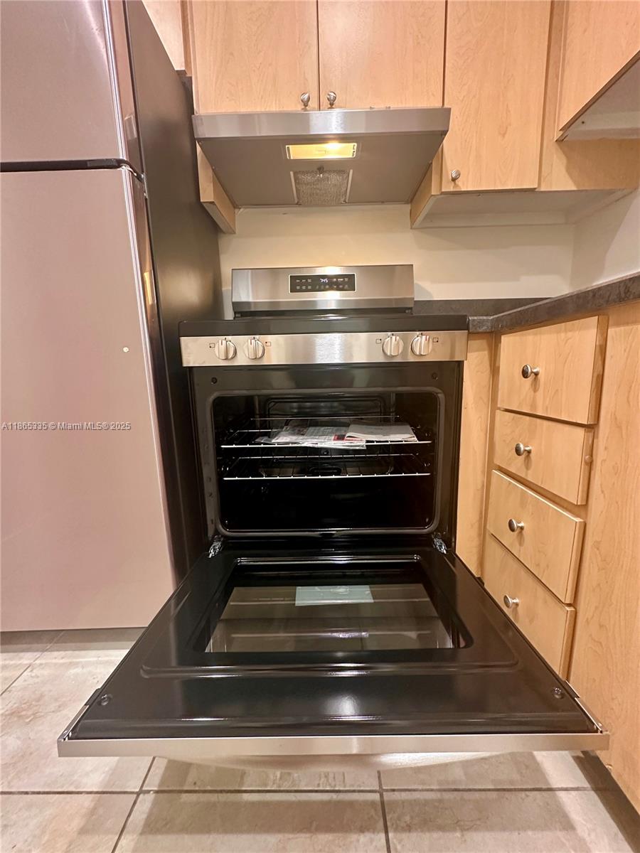 BAYSWATER COURT CONDO - Residential