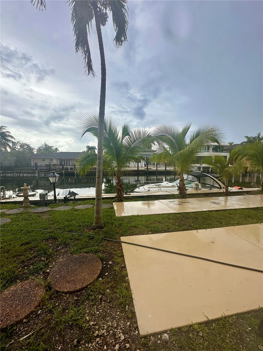BAYSWATER COURT CONDO - Residential