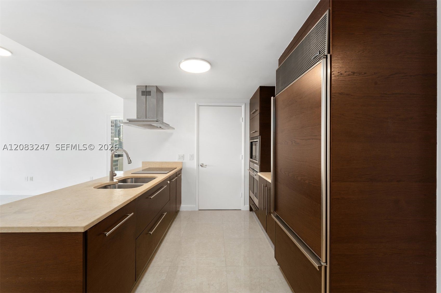495 Brickell Ave 1811