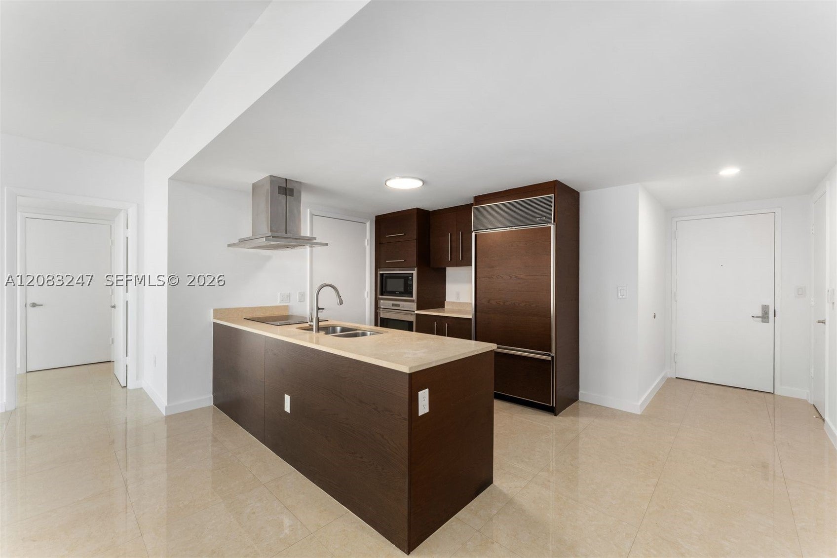 495 Brickell Ave 1811