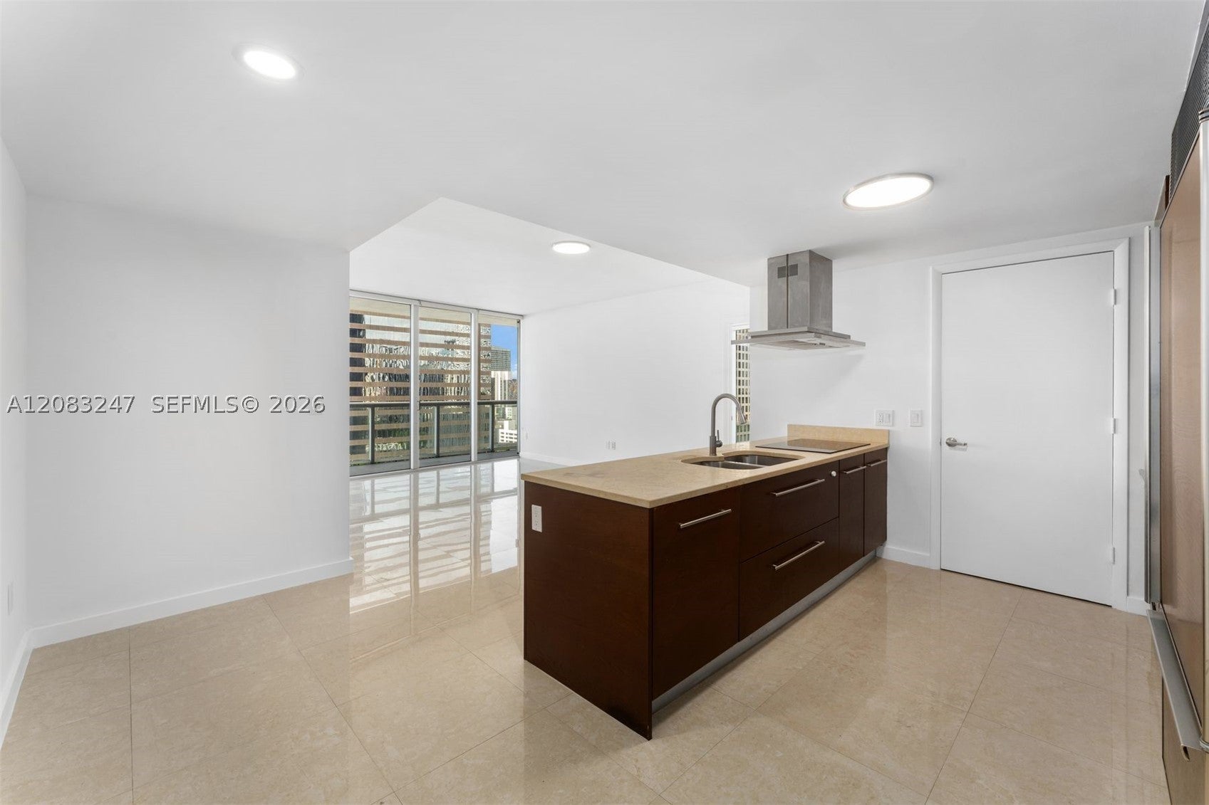 495 Brickell Ave 1811