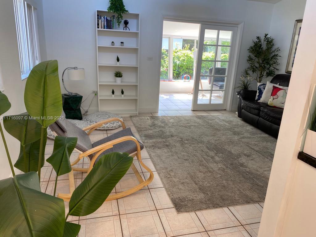 CORAL VILLAS REV - Residential Lease