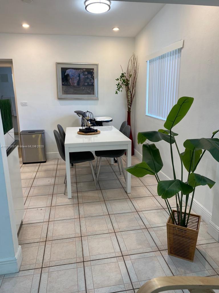 CORAL VILLAS REV - Residential Lease