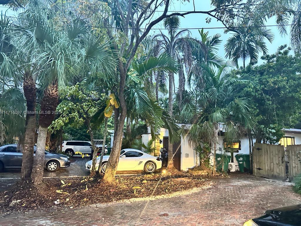 CORAL VILLAS REV - Residential Lease