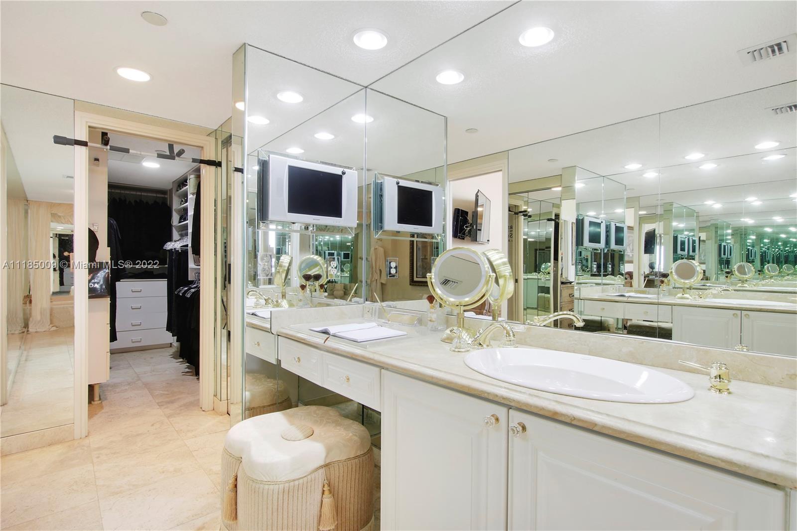 MARTINIQUE 2 CONDO - Residential