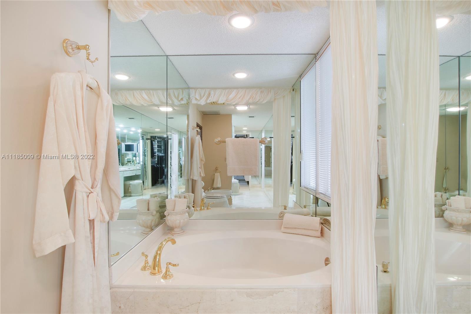 MARTINIQUE 2 CONDO - Residential