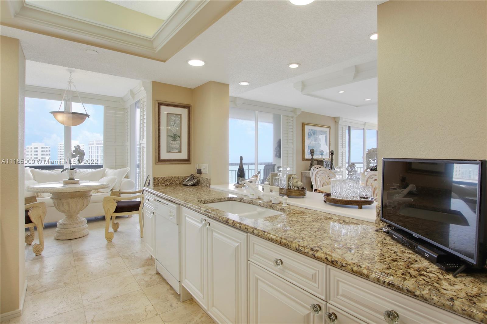 MARTINIQUE 2 CONDO - Residential