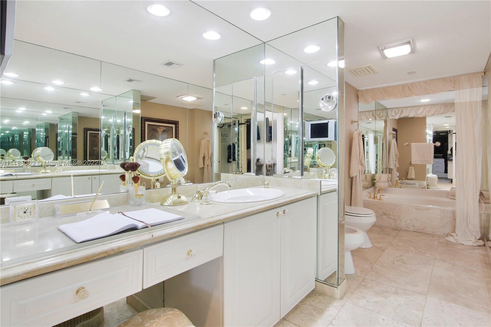 MARTINIQUE 2 CONDO - Residential