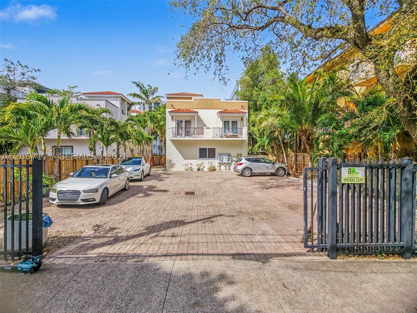 2945 Coconut Ave 2