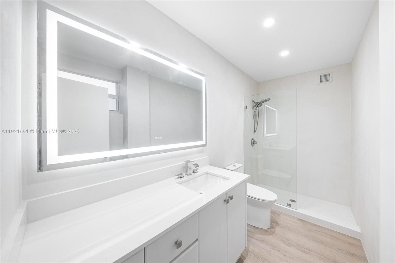 BLAIR HOUSE CONDO - WEST - Residential