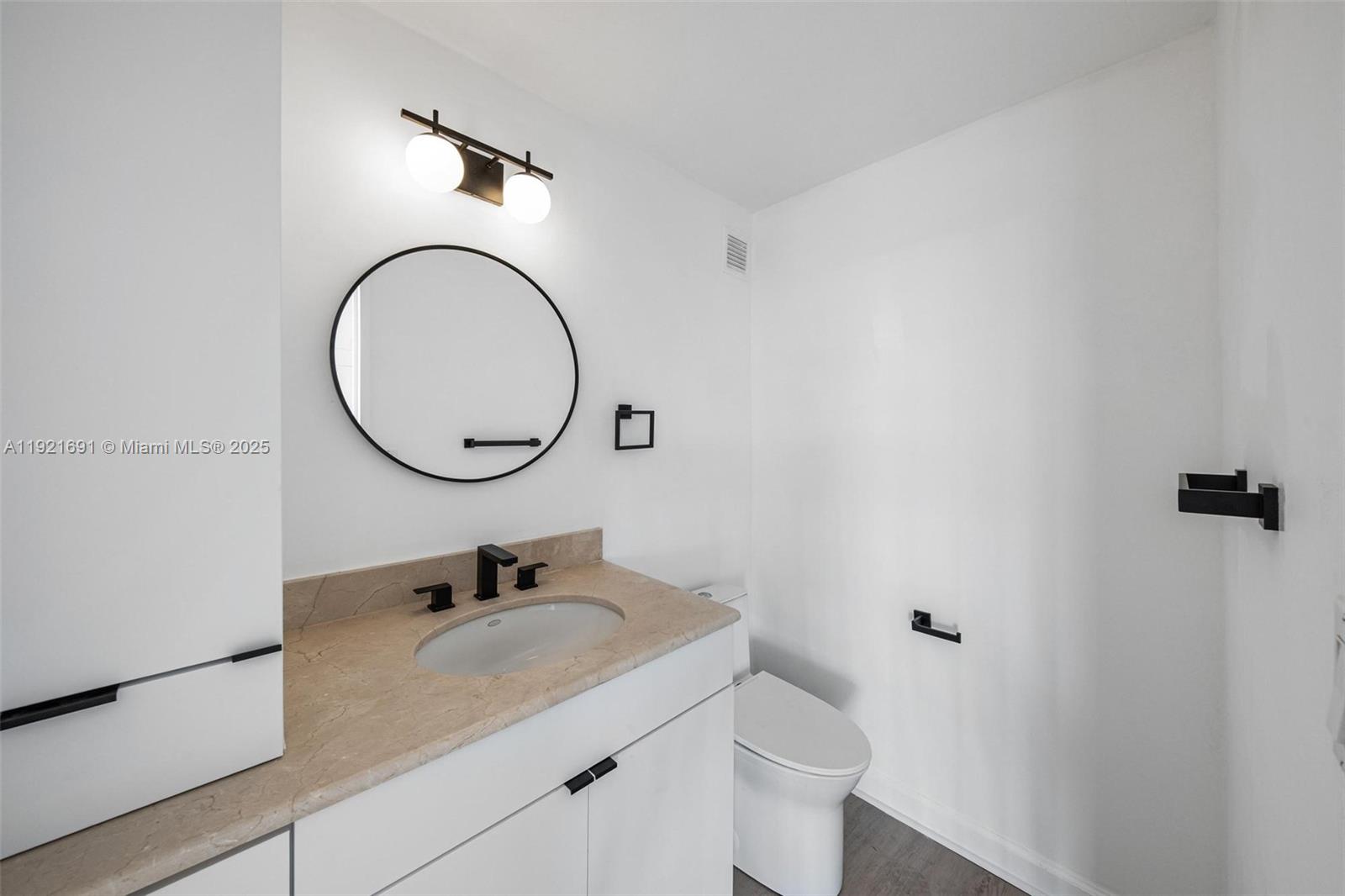 BLAIR HOUSE CONDO - WEST - Residential