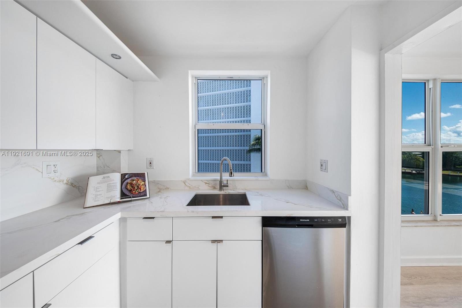 BLAIR HOUSE CONDO - WEST - Residential