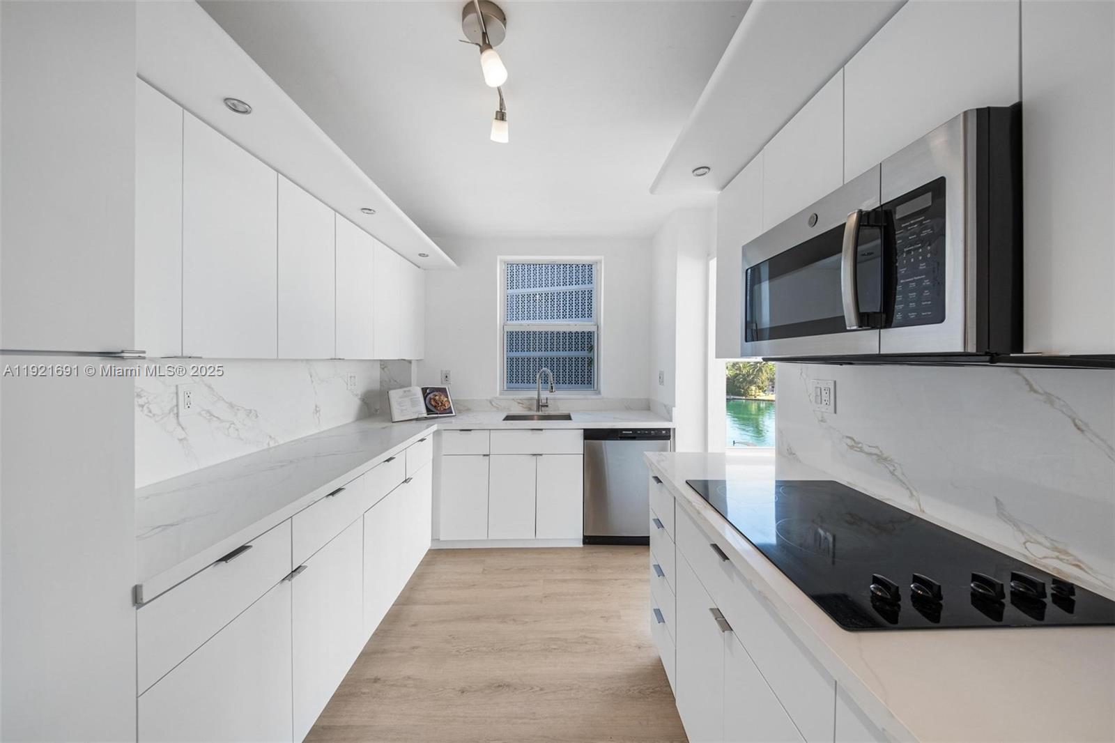 BLAIR HOUSE CONDO - WEST - Residential